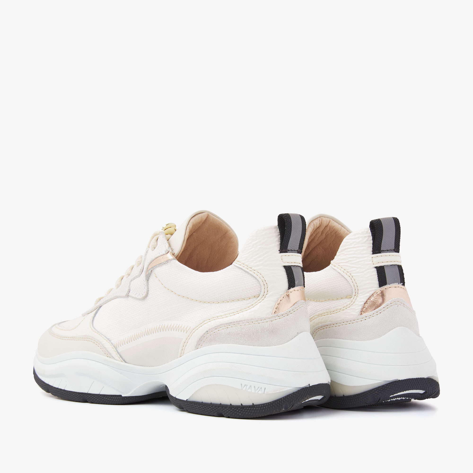 Witte sneakers 2024 dames sale