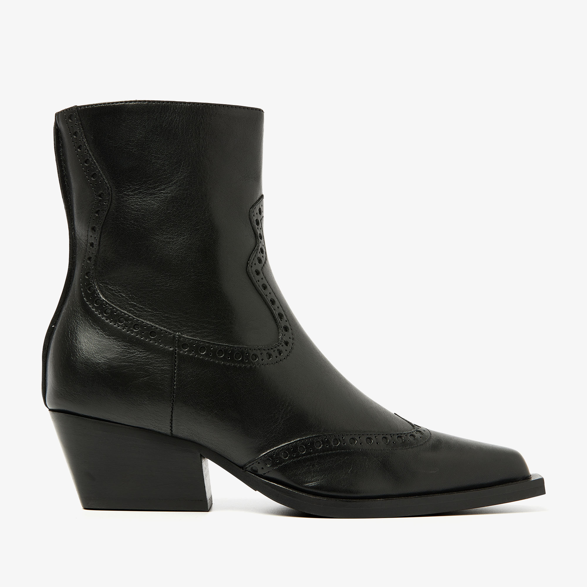 Mara Denver | VIA VAI black ankle boots | VIA VAI®